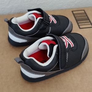 Stride rite baby shoe